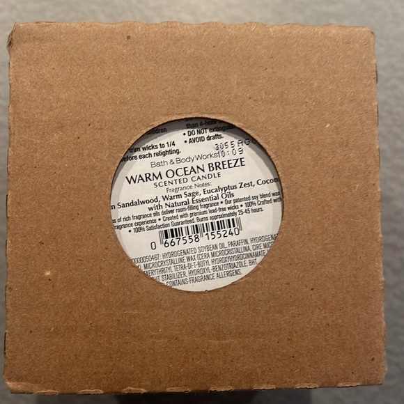 Bath & Body Works Warm Ocean Breeze 3-Wick Candle - Picture 2 of 2